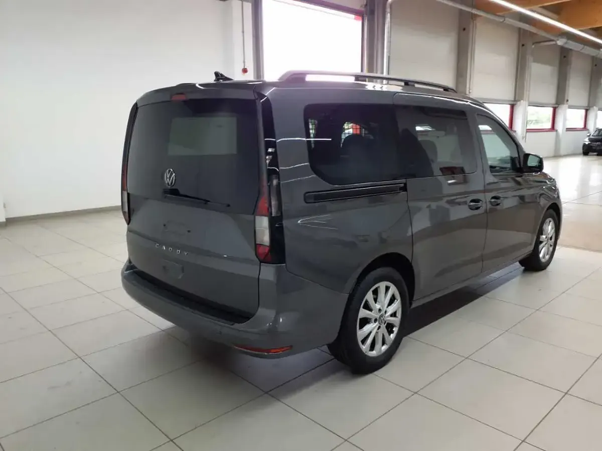Gebraucht VW Caddy Maxi Life 122 PS (89 kW) 2022 Indiumgrau metallic Van / Kleinbus