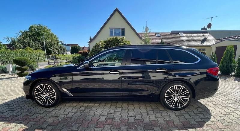 Schwarz Gebraucht 2017 BMW 530 Sport Line Kombi | 24.999 € (Fairer Preis) - Bild 1/4