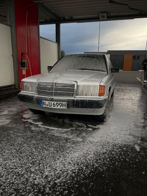 Weiß Gebraucht 1992 Mercedes 190 Limousine | 5.000 € - Bild 1/4
