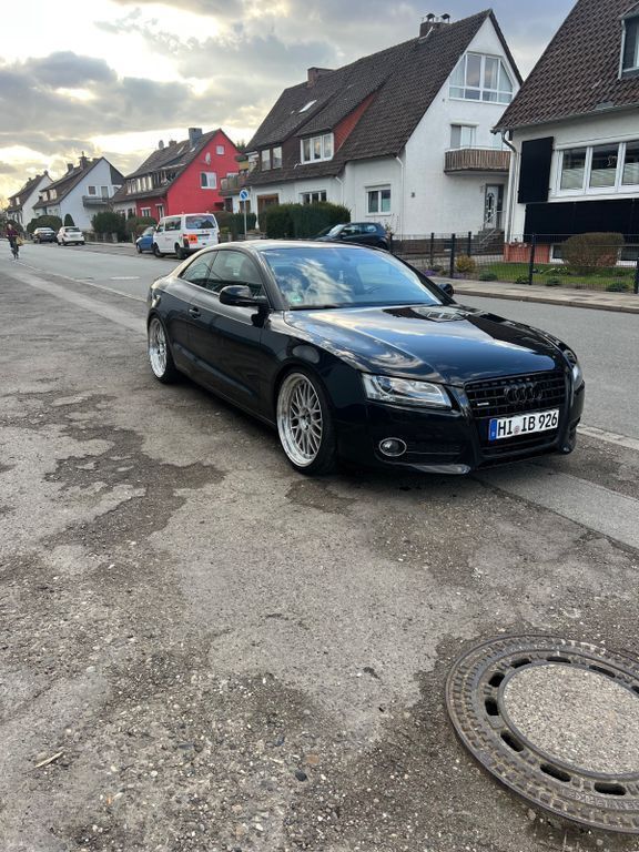 Schwarz Gebraucht 2009 Audi A5 Ambiente Coupé | 13.000 € (Etwas zu teuer) - Bild 1/4