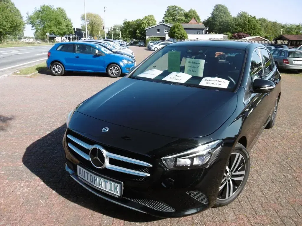 Gebraucht Mercedes B200 163 PS (119 kW) 2019 Schwarz Kleinwagen