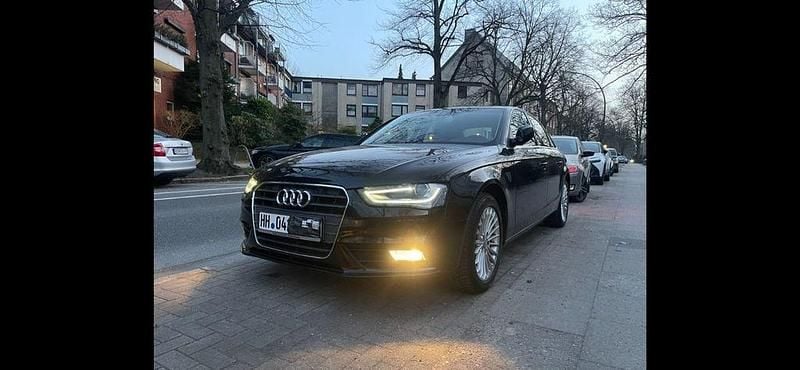Gebraucht Audi A4 Ambiente 170 PS (125 kW) 2015 Schwarz Limousine
