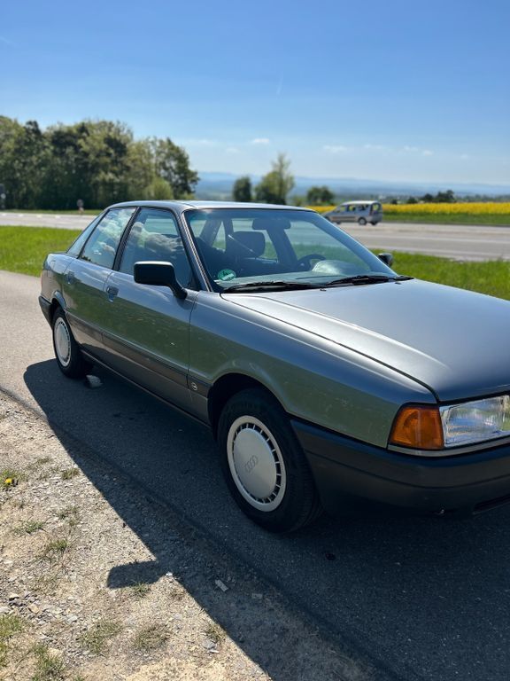 Second-hand Audi 80 90 CP (66 kW) 1990 Argintiu Berlinǎ