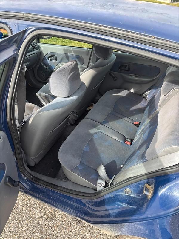 Gebraucht Renault Clio II 60 PS (44 kW) 2000 Blau Kleinwagen