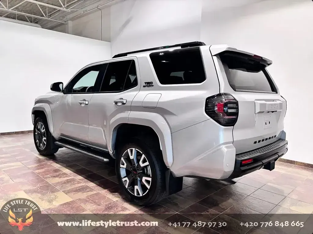 Gebraucht Toyota 4 Runner Sport 277 PS (203 kW) 2025 Silber SUV