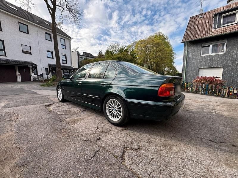 Second-hand BMW 530 231 CP (169 kW) 2002 Verde Berlinǎ