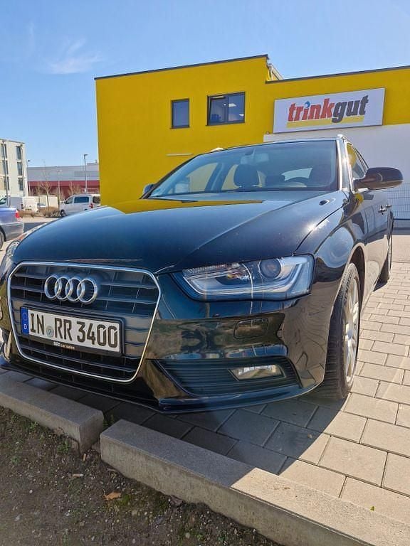 Gebraucht Audi A4 Ambiente 190 PS (139 kW) 2015 Schwarz Limousine