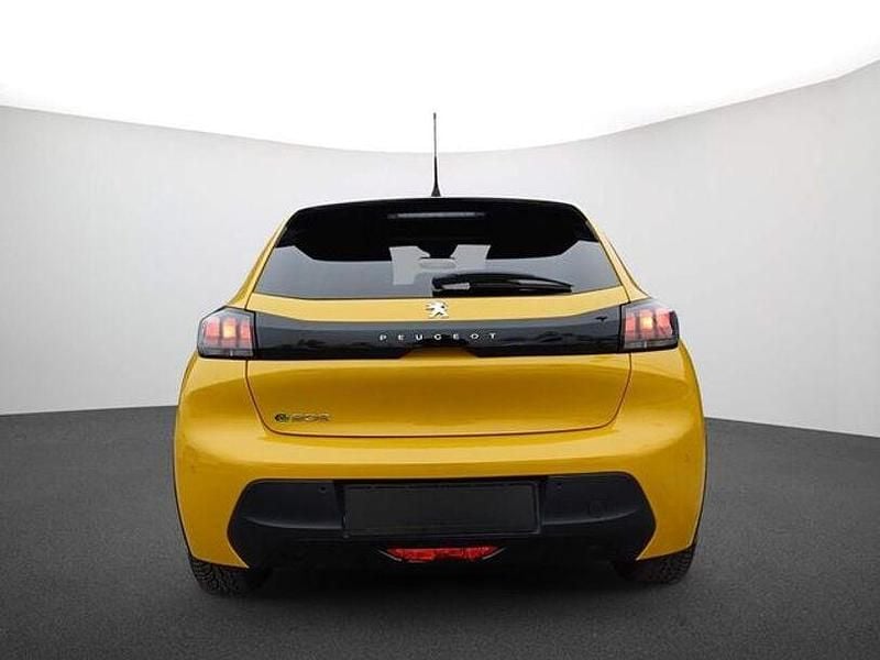 Gebraucht Peugeot e-208 Active 100 kW (136 PS) 2022 Gelb Kleinwagen