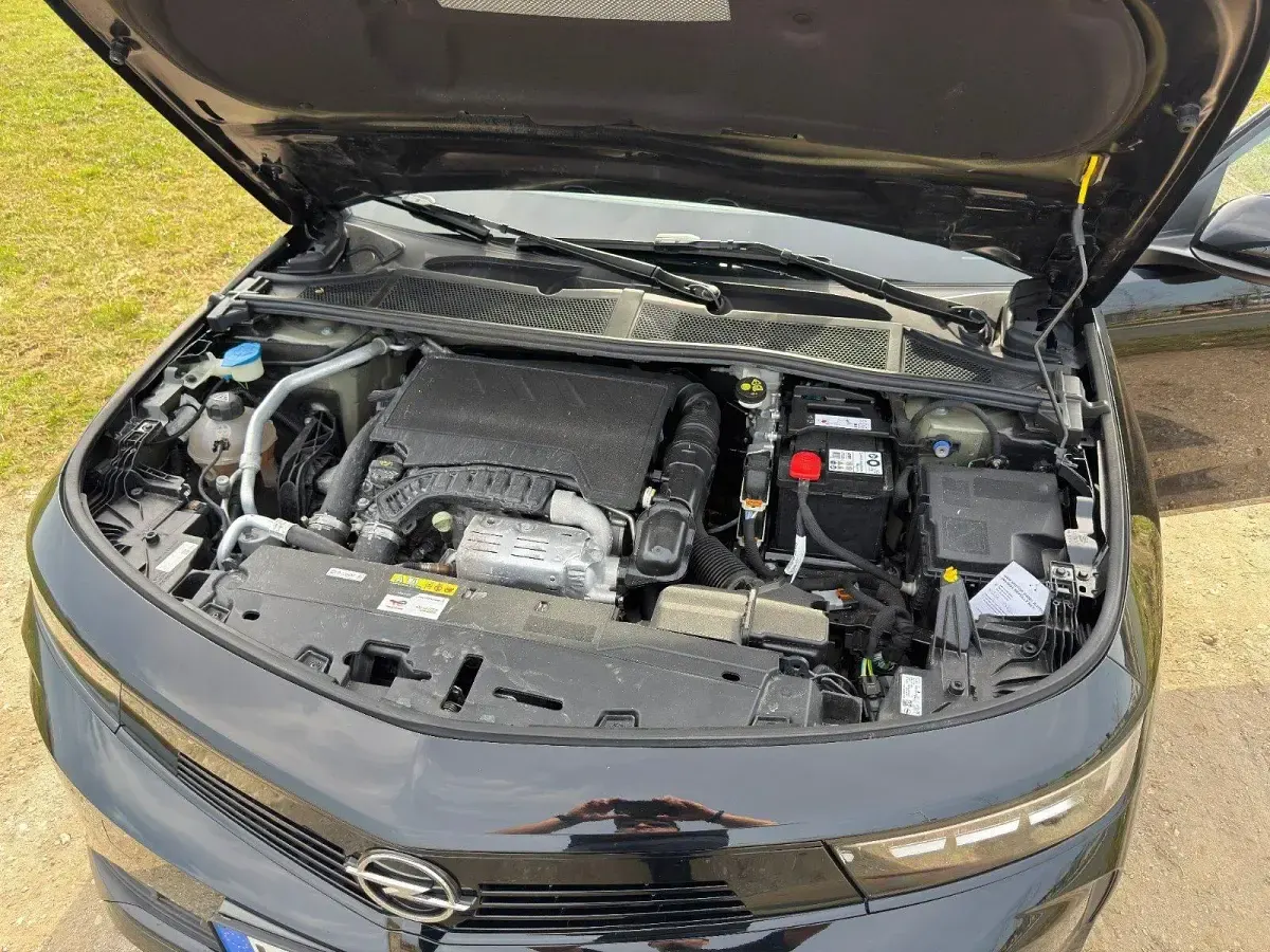 Gebraucht Opel Astra 110 PS (80 kW) 2024 Schwarz Kleinwagen