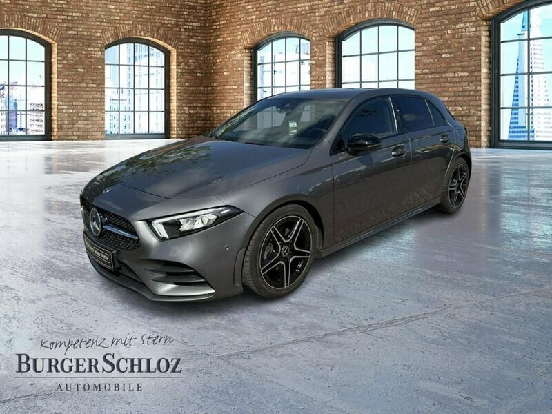 Metalliclack mountaingrau Gebraucht 2022 Mercedes A200 AMG Limousine | 30.300 € (Fairer Preis) - Bild 1/4