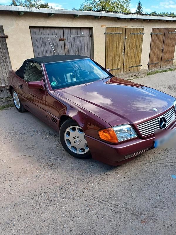 Rot Gebraucht 1992 Mercedes SL300 Cabrio | 21.990 € - Bild 1/4
