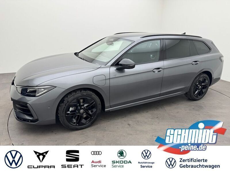 Grey metallic Neu 2025 VW Passat R-line Kombi | 62.200 € (Etwas zu teuer) - Bild 1/4