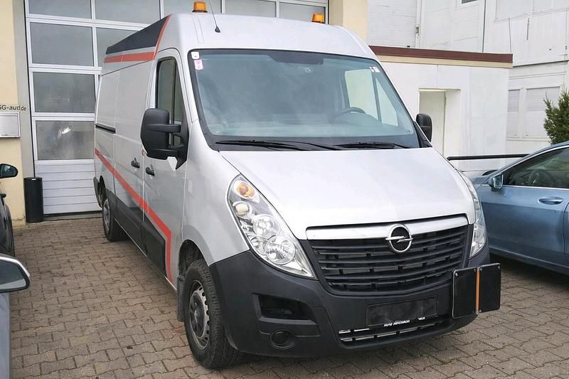 Gebraucht Opel Movano 130 PS (95 kW) 2017 Silber Van / Kleinbus