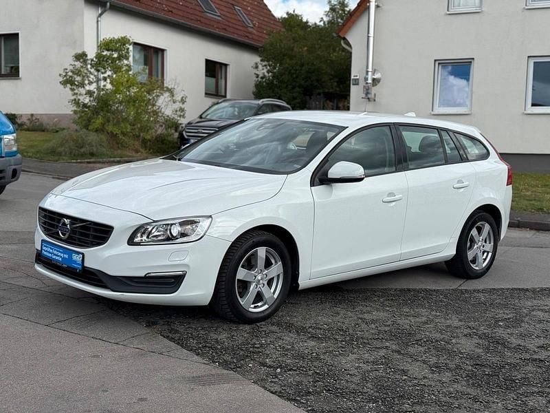 Gebraucht Volvo V60 150 PS (110 kW) 2017 Weiß Kombi