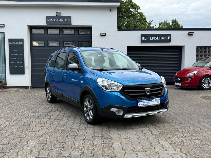 Blau sky Gebraucht 2015 Dacia Lodgy Stepway Van / Kleinbus | 8.500 € (Fairer Preis) - Bild 1/4