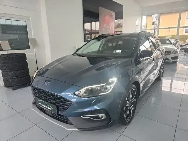 Usata Ford Focus Active 150 CV (110 kW) 2019 Blu Berlina