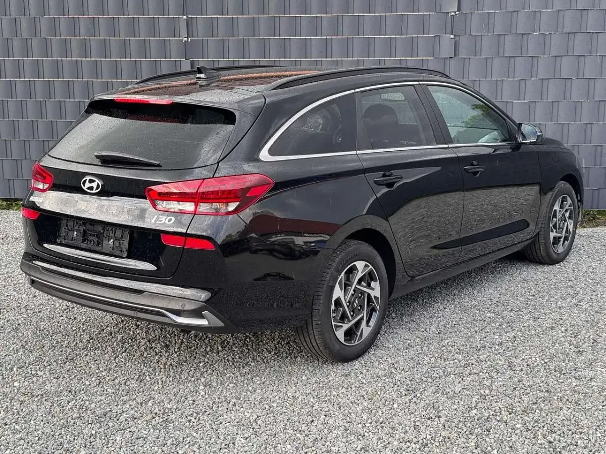 Neu Hyundai i30 116 PS (85 kW) 2026 Schwarz Kombi