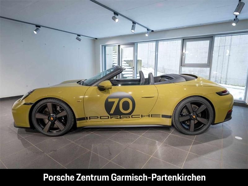 Neu Porsche 911 541 PS (397 kW) 2026 Olive neo Cabrio