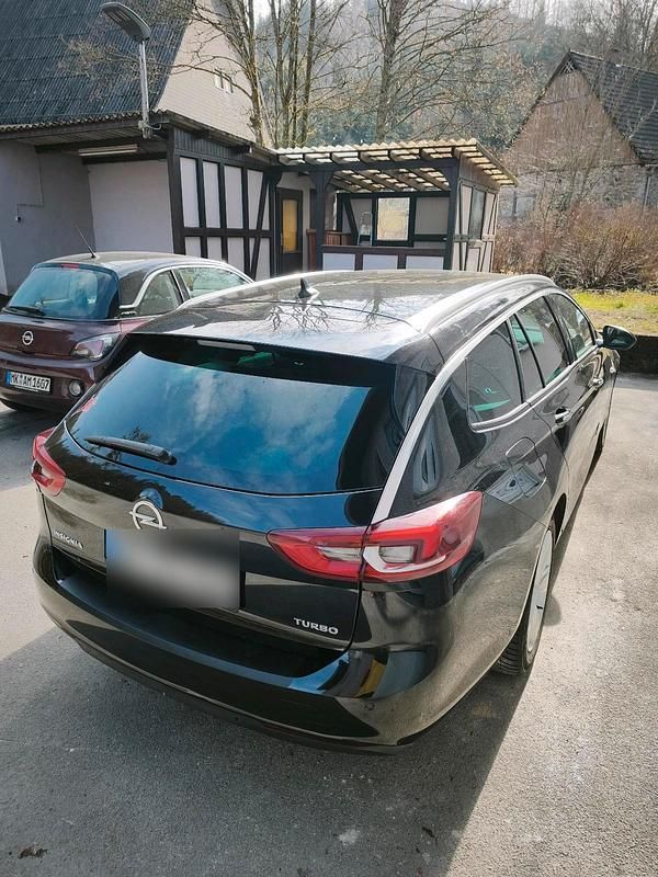 Gebraucht Opel Insignia Sport 165 PS (121 kW) 2018 Schwarz Kombi