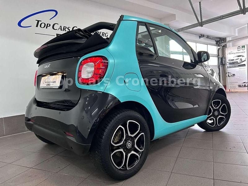 Gebraucht Smart ForTwo Cabrio Passion 71 PS (52 kW) 2017 Schwart/blau Cabrio