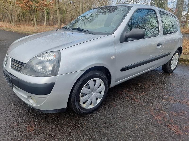 Gebraucht Renault Clio II Campus 58 PS (42 kW) 2007 Silber Kleinwagen