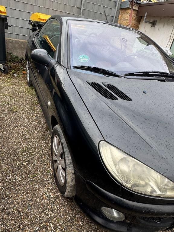 Gebraucht Peugeot 206 CC 109 PS (80 kW) 2004 Schwarz Cabrio