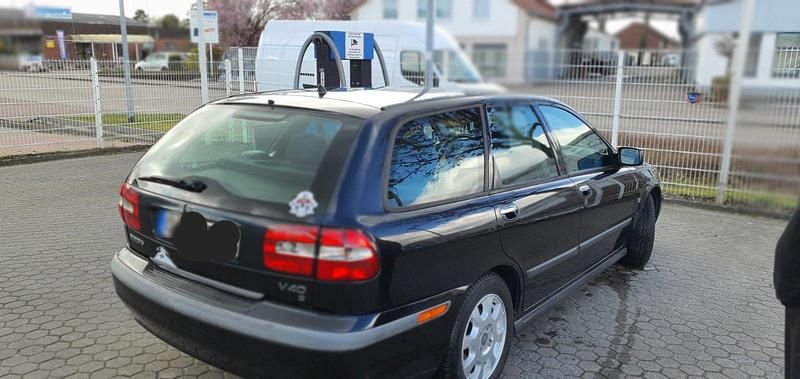 Gebraucht Volvo V40 100 PS (73 kW) 2003 Schwarz Kombi