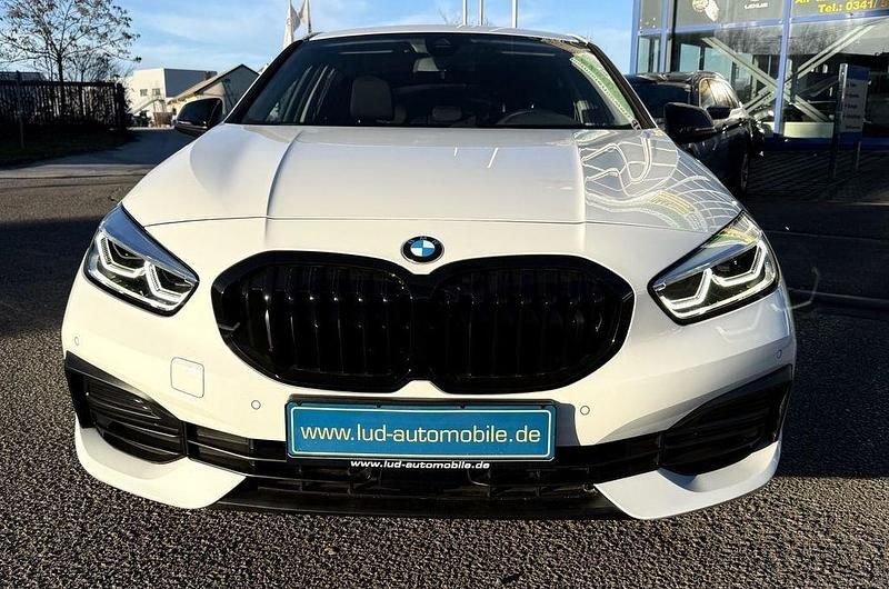 Gebraucht BMW 118 Advantage 136 PS (100 kW) 2022 Weiß Kleinwagen