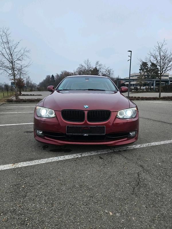 Gebraucht BMW 335 Basis 306 PS (225 kW) 2010 Rot Coupé