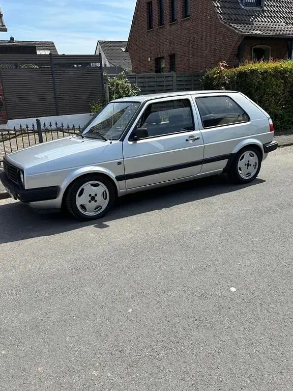 Gebraucht VW Golf II 90 PS (66 kW) 1990 Silber Kleinwagen