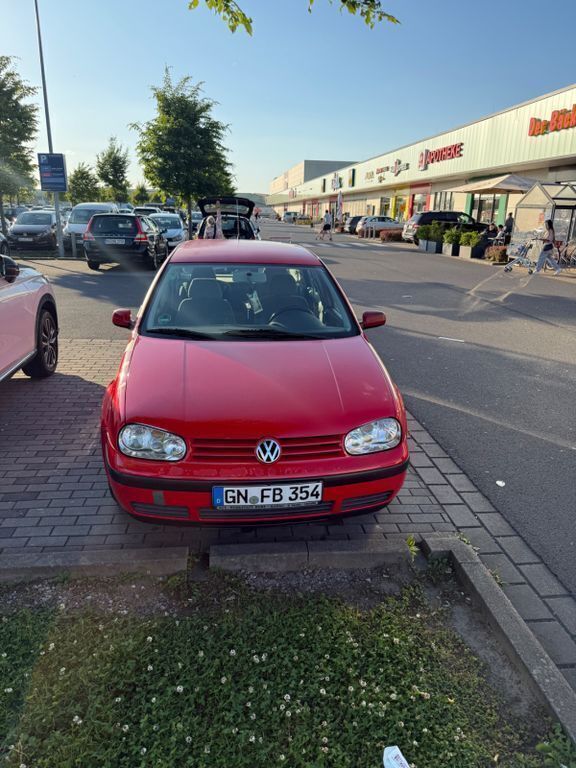Rot Gebraucht 1999 VW Golf IV Basis Limousine | 800 € (Fairer Preis) - Bild 1/4
