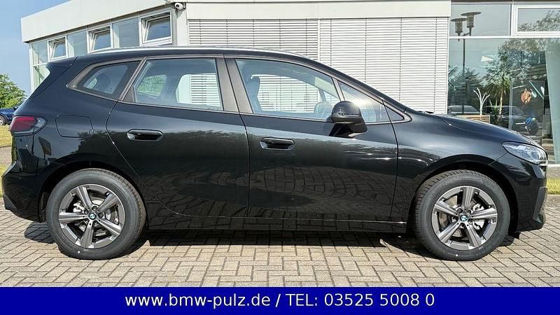 Neu BMW 218 136 PS (100 kW) 2026 Schwarz Van / Kleinbus