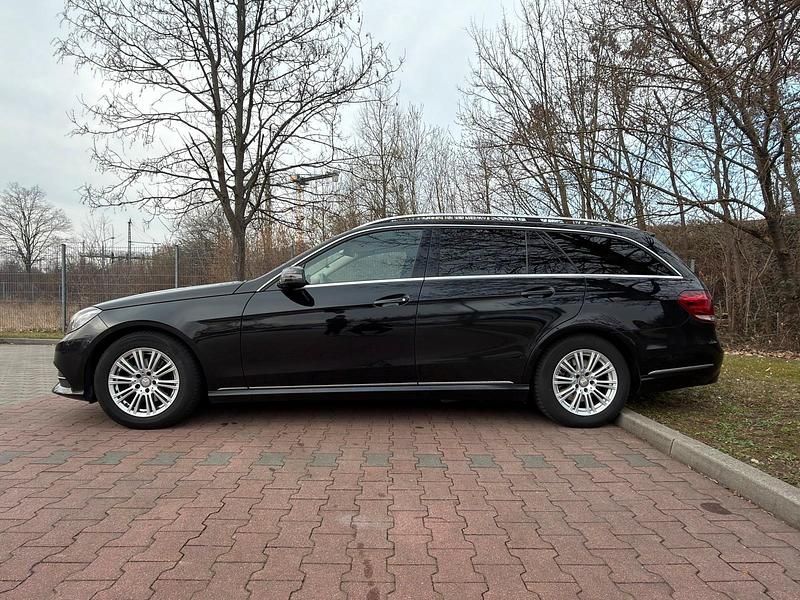 Gebraucht Mercedes E200 136 PS (100 kW) 2016 Schwarz Kombi