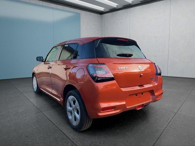 Neu Suzuki Swift 83 PS (61 kW) 2025 Orange Kleinwagen