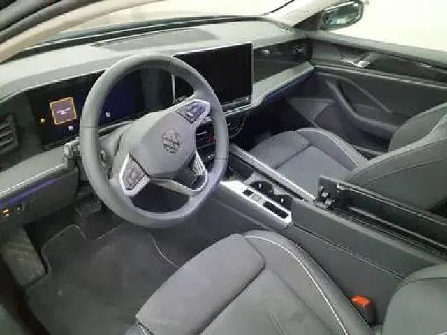 Gebraucht VW Passat Business 150 PS (110 kW) 2025 Schwarz Kombi