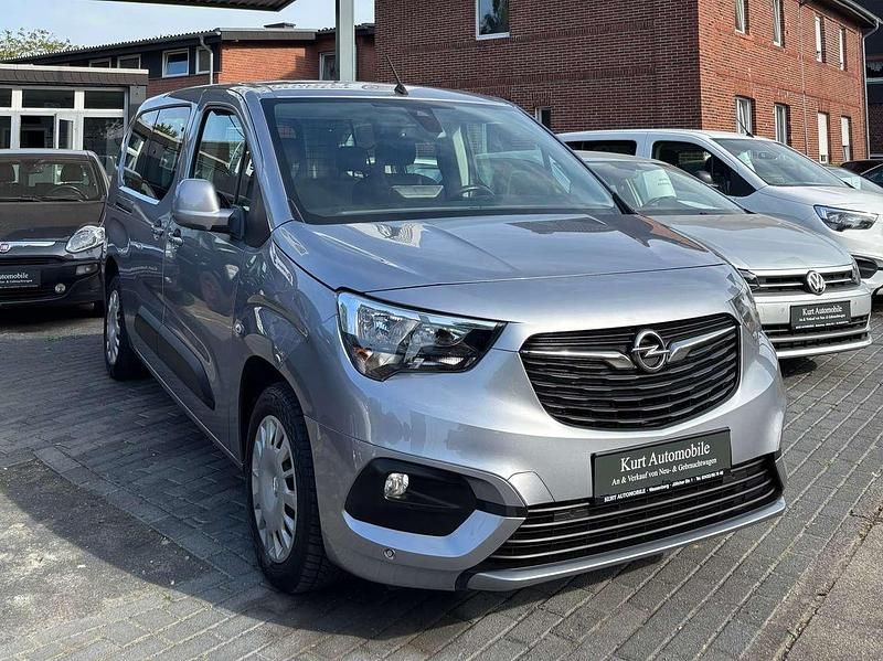 Grau Gebraucht 2019 Opel Combo Edition Van / Kleinbus | 11.900 € (Teuer) - Bild 1/4