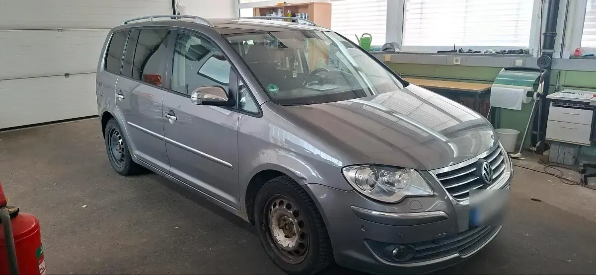 Gebraucht VW Touran 170 PS (125 kW) 2026 Silber Van / Kleinbus