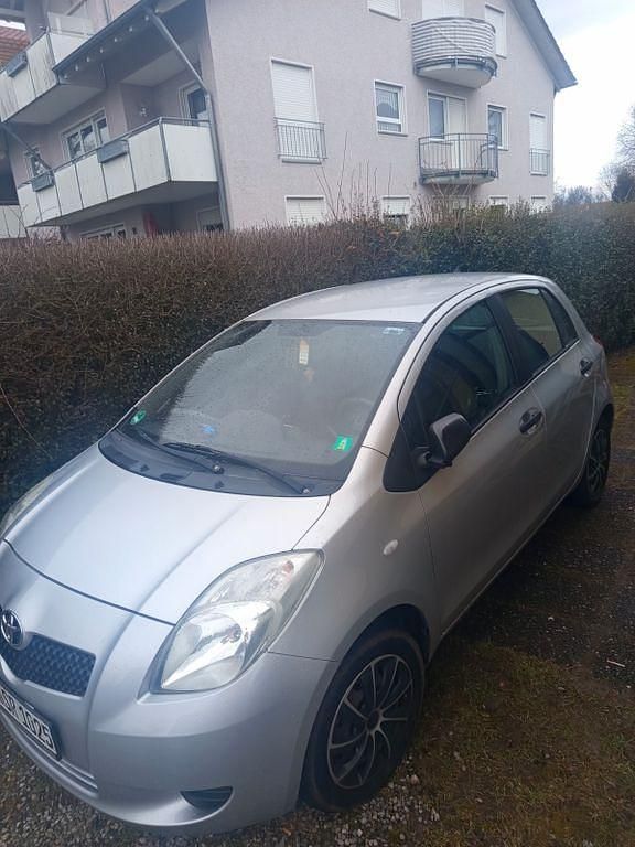 Gebraucht Toyota Yaris Sol 87 PS (63 kW) 2006 Silber Limousine