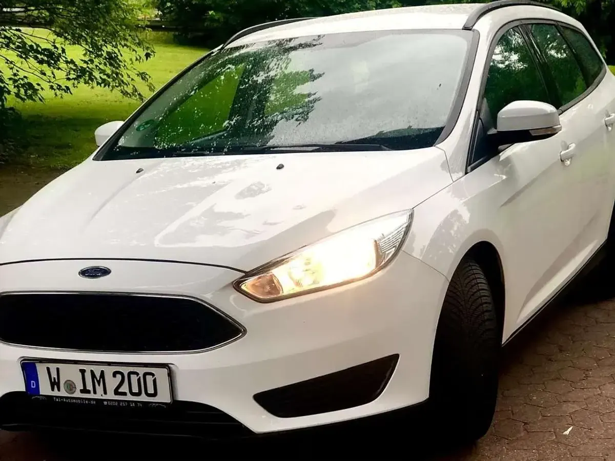 Gebraucht Ford Focus Business Edition 101 PS (74 kW) 2018 Weiß Kombi