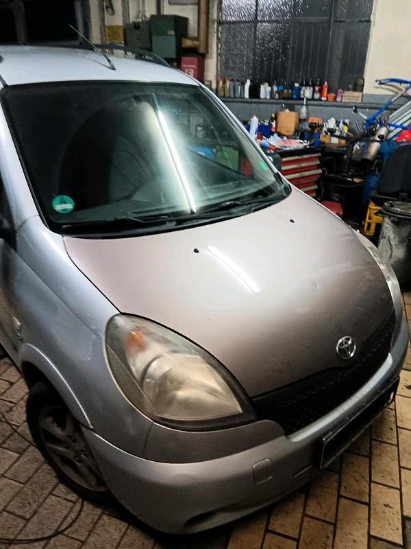 Gebraucht Toyota Yaris Verso 2001 Silber Van / Kleinbus