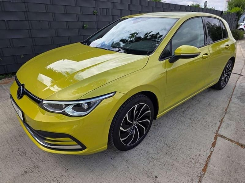 Gebraucht VW Golf VIII Active 131 PS (96 kW) 2021 Limonengelb metallic 6838 (metallic) Limousine