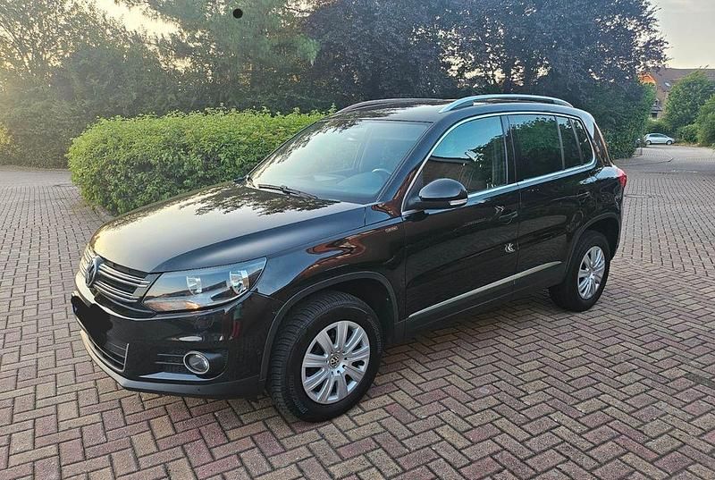 Schwarz Gebraucht 2015 VW Tiguan LOUNGE SUV | 12.800 € (Guter Preis) - Bild 1/4