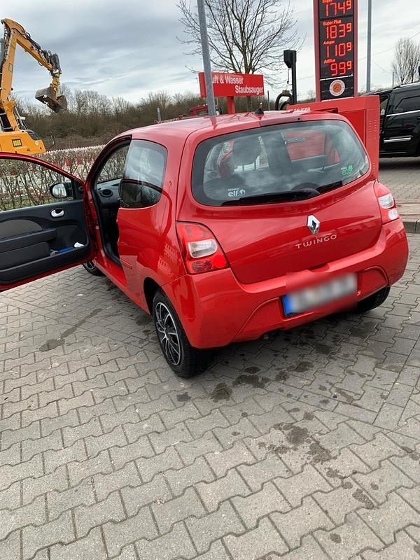 Rot Gebraucht 2011 Renault Twingo Kleinwagen | 2.500 € (Guter Preis) - Bild 1/2