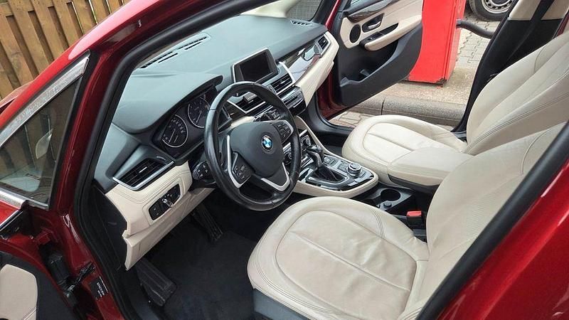 Gebraucht BMW 220 Gran Tourer 190 PS (139 kW) 2016 Rot Van / Kleinbus