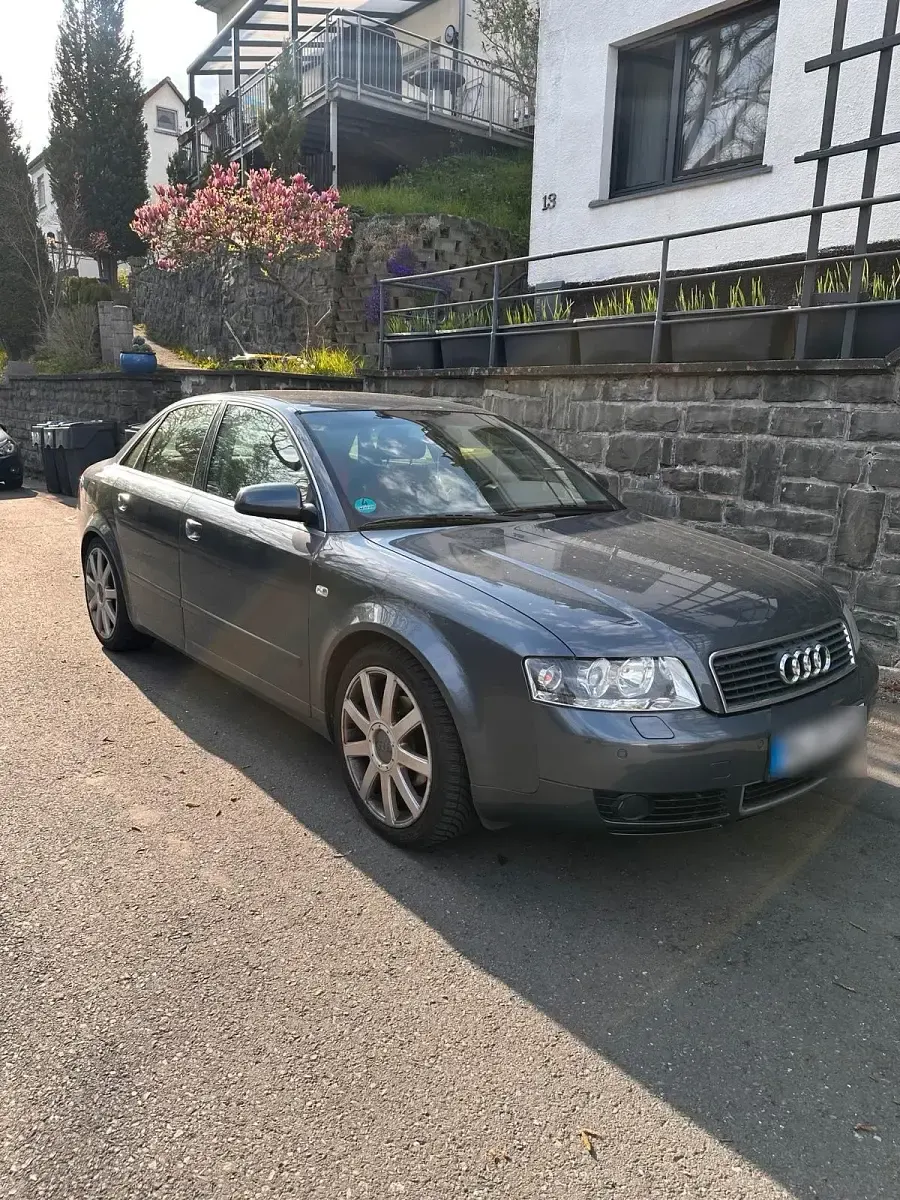 Second-hand Audi A4 130 CP (95 kW) 2004 Gri Berlinǎ