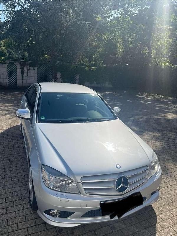 Silber Gebraucht 2009 Mercedes 230 Limousine | 12.800 € - Bild 1/4