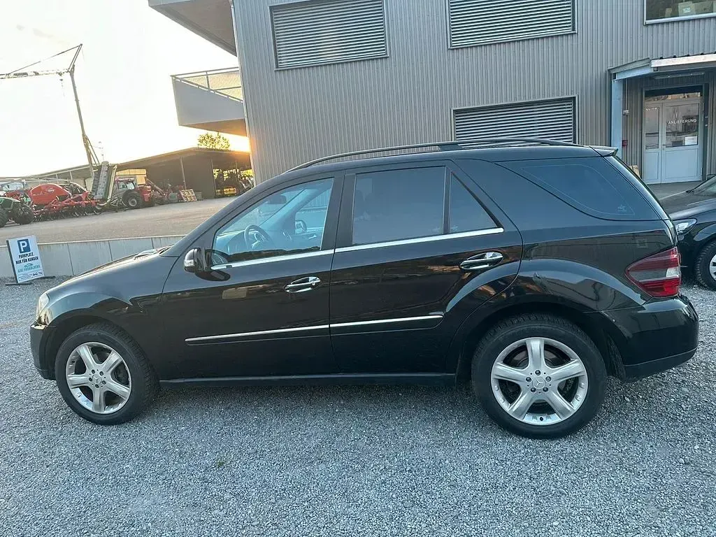 Gebraucht Mercedes ML350 272 PS (200 kW) 2007 Schwarz SUV