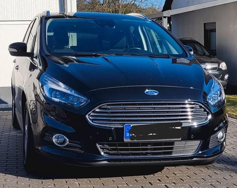 Gebraucht Ford S-MAX Titanium 165 PS (121 kW) 2019 Schwarz Van / Kleinbus