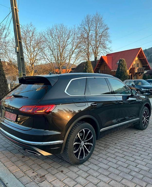 Braun Gebraucht 2018 VW Touareg Atmosphere SUV | 34.666 € - Bild 1/4
