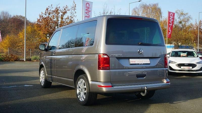 Gebraucht VW Multivan 150 PS (110 kW) 2018 Beige Van